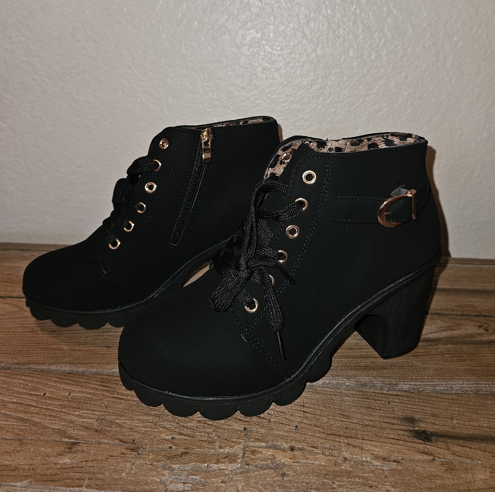 New! Platform lace-up booties